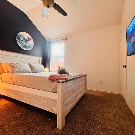 Work, Play & Stay King Bed With Foosball! Aubrey Экстерьер фото