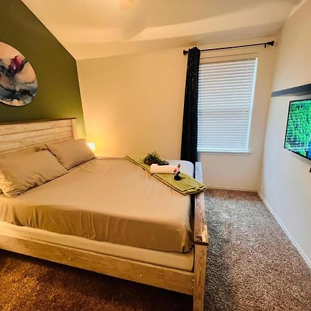 Work, Play & Stay King Bed With Foosball! Aubrey Экстерьер фото