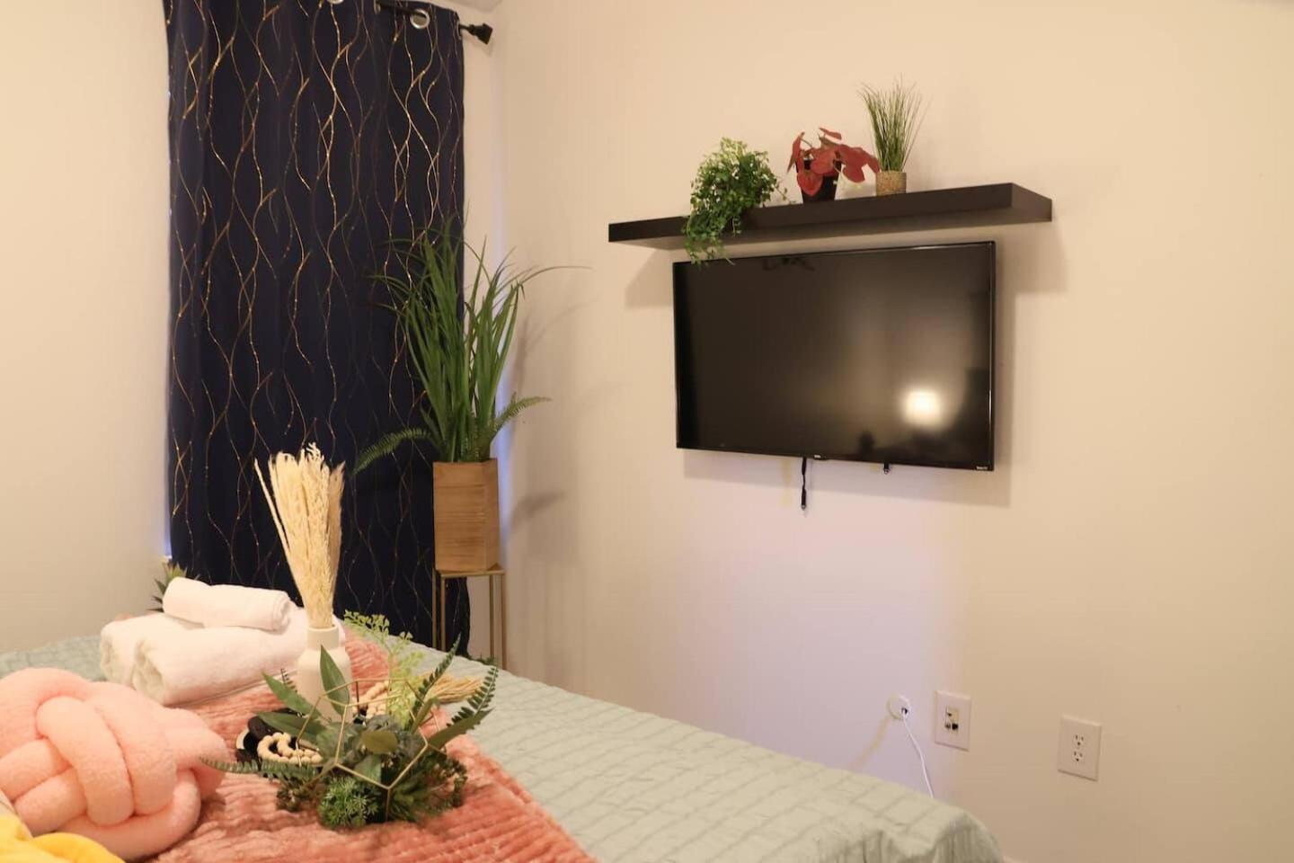 Work, Play & Stay King Bed With Foosball! Aubrey Экстерьер фото