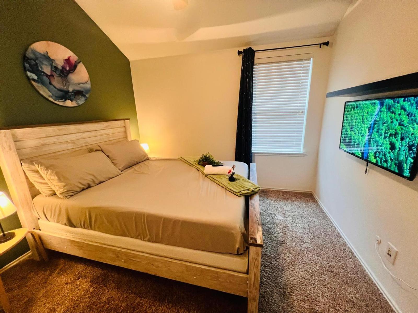 Work, Play & Stay King Bed With Foosball! Aubrey Экстерьер фото